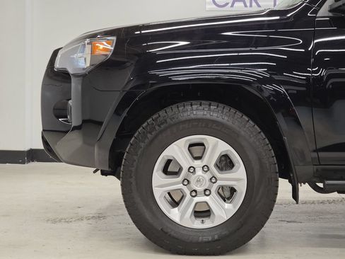 Used 2021 Toyota 4Runner SR5 Premium w/ Moonroof Package AWD/4WD image 41