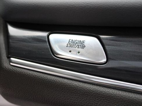 Used 2021 Buick Enclave Premium w/ Sun and Sites Package FWD image 16