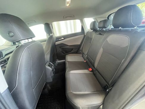 Certified 2024 Volkswagen Taos SE image 25