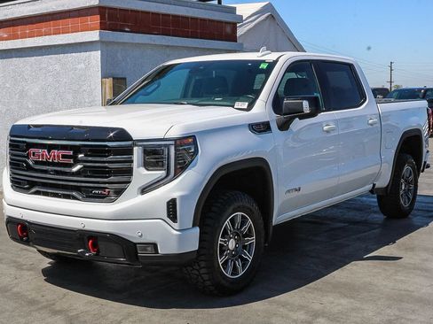 Used 2025 GMC Sierra 1500 AT4 AWD/4WD image 4