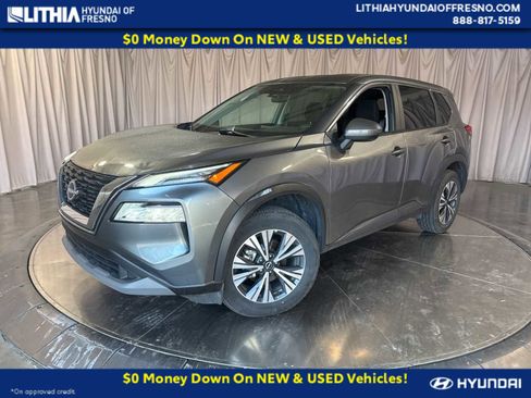 Used 2023 Nissan Rogue SV image 1