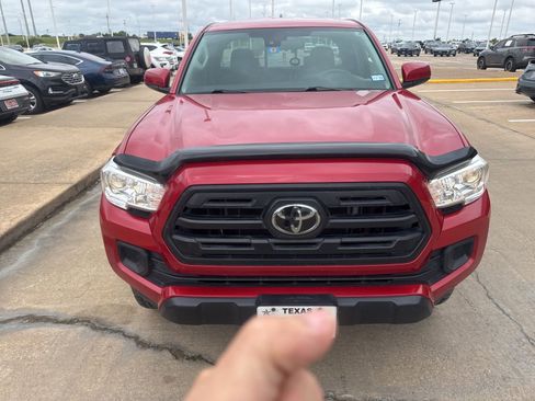 Used 2018 Toyota Tacoma SR w/ SR Convenience Package RWD image 8