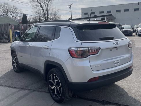 Used 2025 Jeep Compass Limited image 5