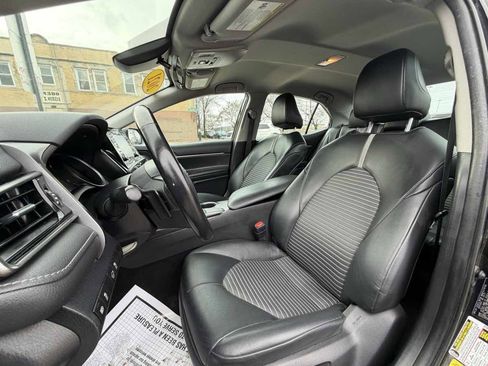 Used 2021 Toyota Camry SE image 14