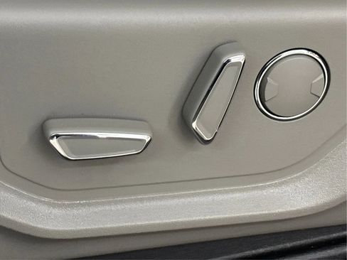 Used 2015 Ford F150 Lariat w/ Equipment Group 501A Mid AWD/4WD image 25