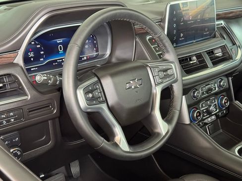 Used 2023 Chevrolet Tahoe Z71 w/ Luxury Package AWD/4WD image 22