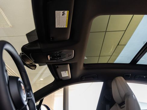 New 2025 Porsche Macan Electric RWD image 24