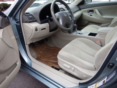 Used 2009 Toyota Camry LE image 12