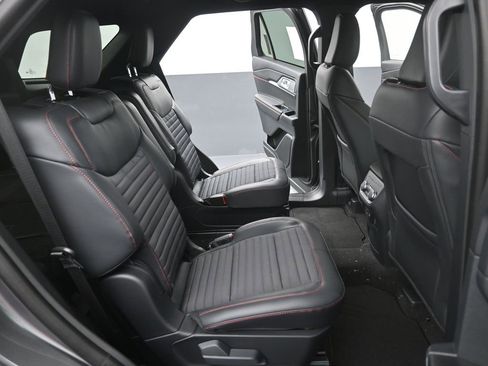 New 2026 Ford Explorer ST-Line w/ ST-Line Street Pack image 12