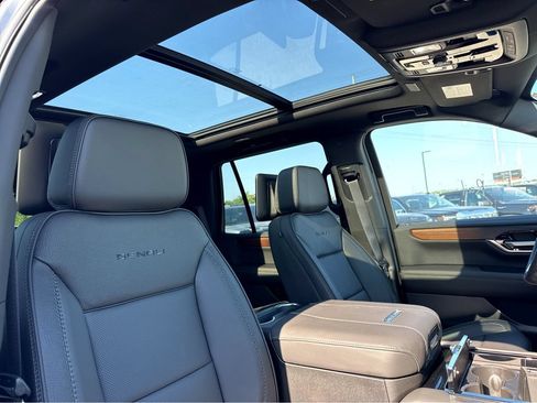 New 2026 GMC Yukon Denali w/ Advanced Technology Package AWD/4WD image 5