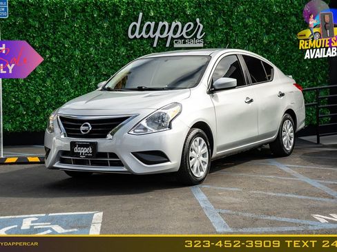 Used 2018 Nissan Versa SV FWD image 1