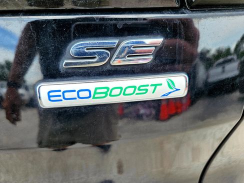 Used 2017 Ford Escape SE w/ SE Sport Appearance Package image 28