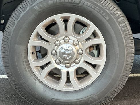 Used 2018 RAM 3500 Laramie image 26