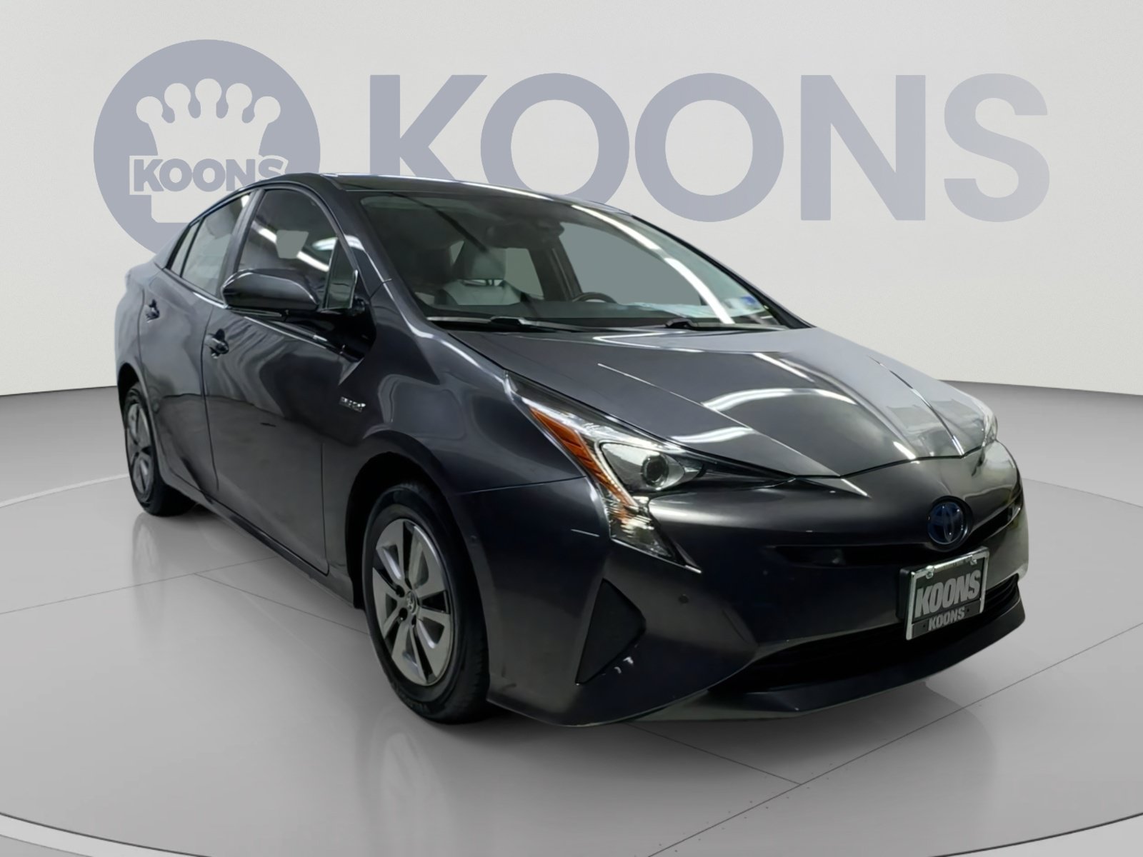 Used 2017 Toyota Prius Four FWD image 2