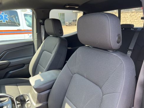 Used 2024 Chevrolet Colorado LT w/ LT Convenience Package image 9