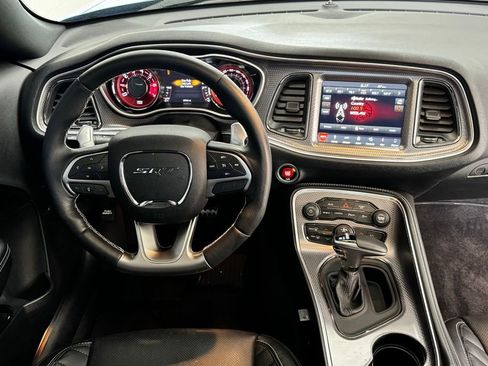 Used 2018 Dodge Challenger SRT Hellcat RWD image 9