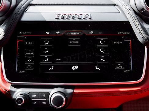 Used 2019 Ferrari GTC4Lusso AWD/4WD image 75
