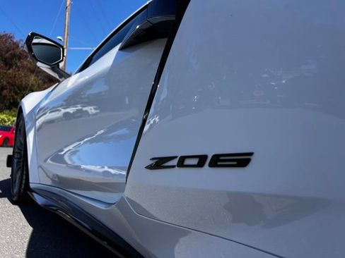 Used 2025 Chevrolet Corvette Z06 RWD image 11