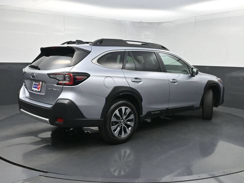 Used 2025 Subaru Outback Limited AWD/4WD image 22