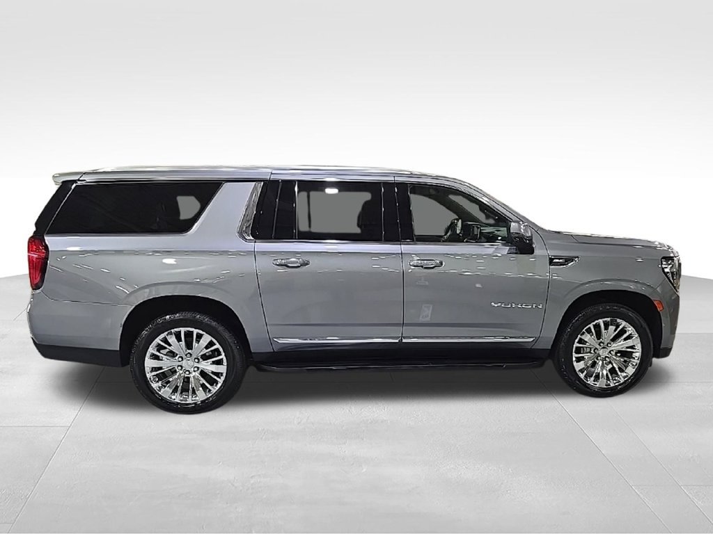 Used 2022 GMC Yukon XL SLT w/ SLT Premium Package AWD/4WD image 8