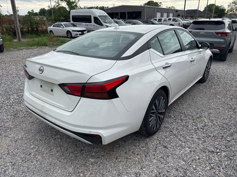 Used 2025 Nissan Altima 2.5 SV FWD image 3