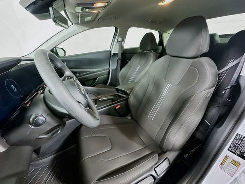 Used 2024 Hyundai Elantra SEL image 15