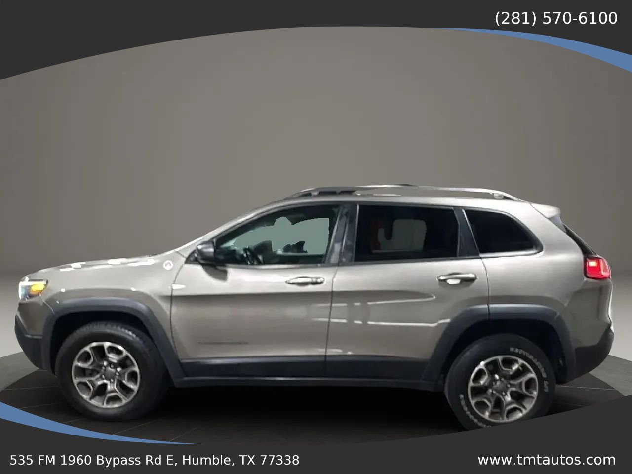 Used 2020 Jeep Cherokee Trailhawk w/ Cold Weather Group AWD/4WD image 3