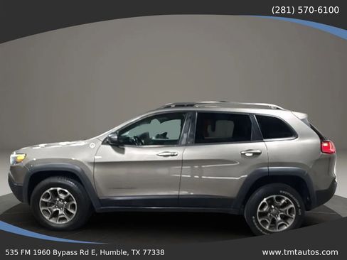 Used 2020 Jeep Cherokee Trailhawk w/ Cold Weather Group AWD/4WD image 3
