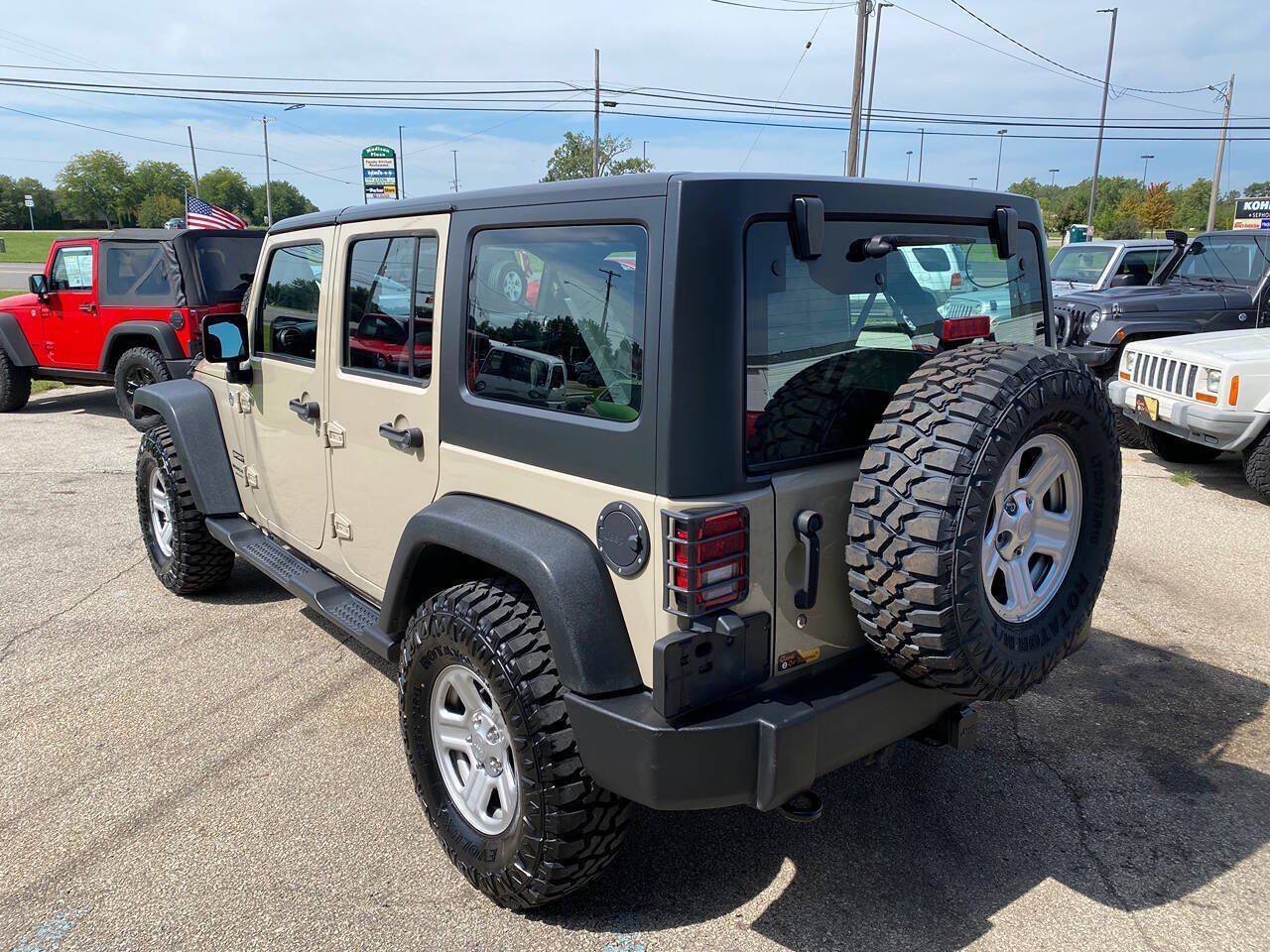 Used 2018 Jeep Wrangler Unlimited Sport AWD/4WD image 5