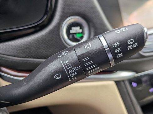 Used 2017 Cadillac XT5 Luxury w/ Driver Awareness Package image 15