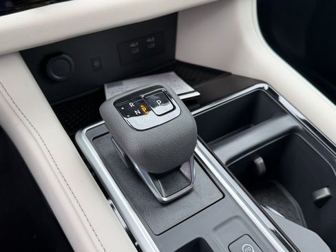 New 2026 Nissan Pathfinder SL FWD image 16