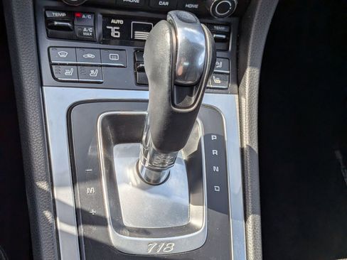 Used 2019 Porsche 718 Boxster RWD image 25