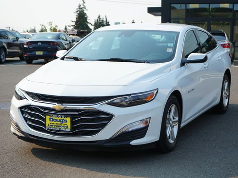 Used 2023 Chevrolet Malibu LS w/ Driver Confidence Package FWD image 9