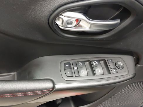 Used 2022 Jeep Cherokee Trailhawk w/ Sun, Sound & Nav Group AWD/4WD image 25