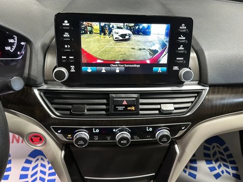Used 2020 Honda Accord EX image 22