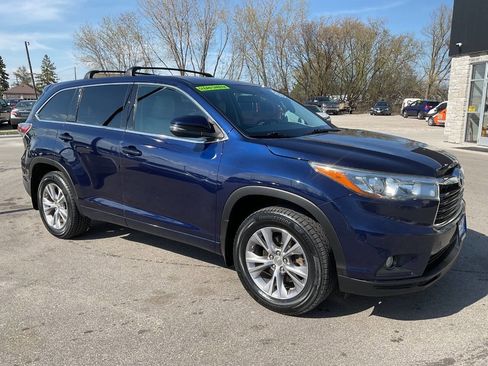 Used 2015 Toyota Highlander Plus AWD/4WD image 10