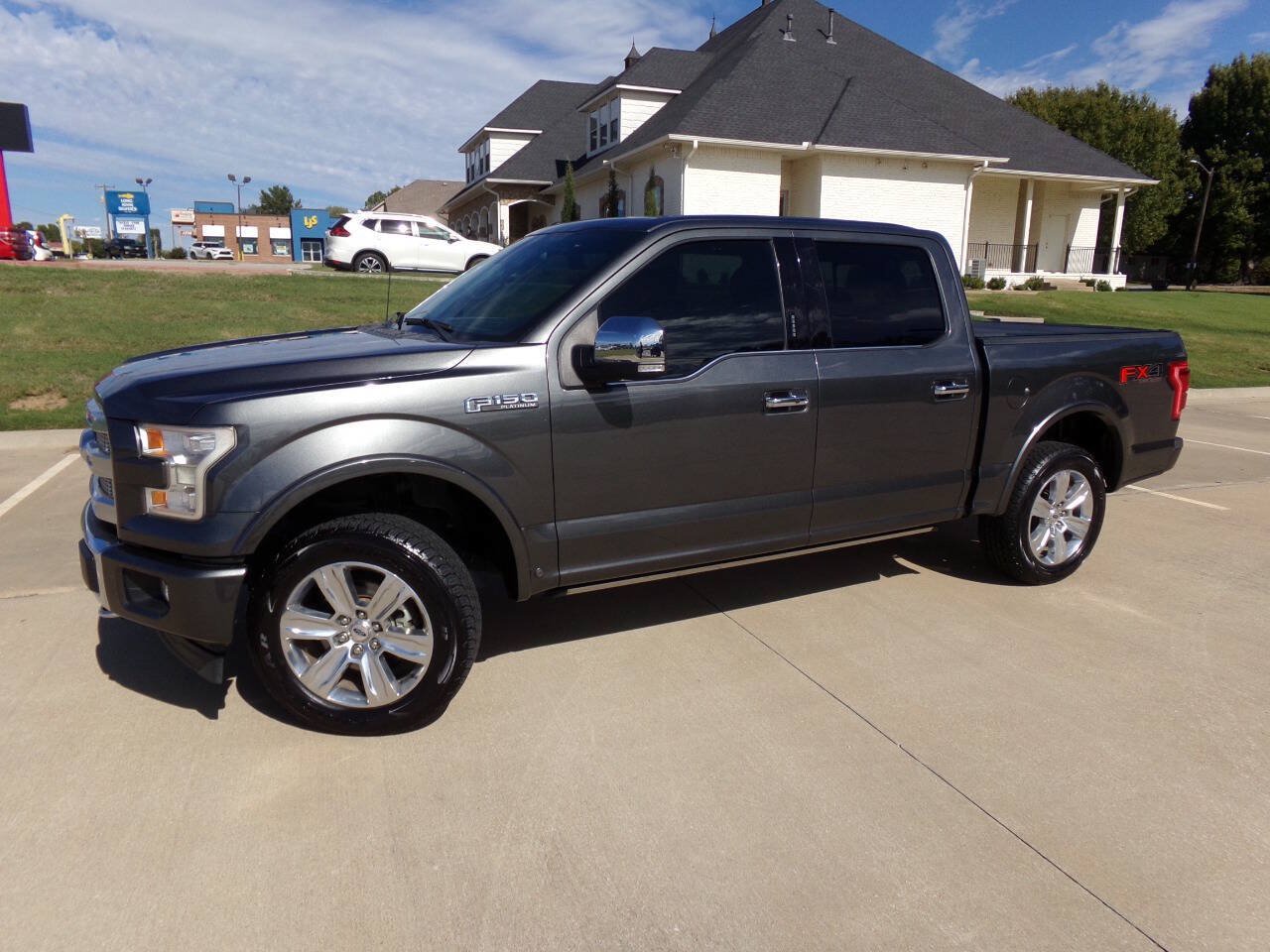 Used 2017 Ford F150 Platinum w/ Equipment Group 701A Luxury AWD/4WD image 12