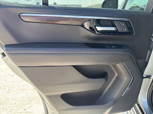 Used 2025 Chevrolet Tahoe LT AWD/4WD image 20