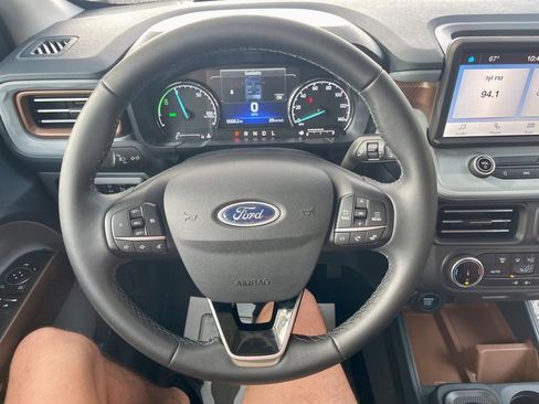 Used 2023 Ford Maverick Lariat image 13