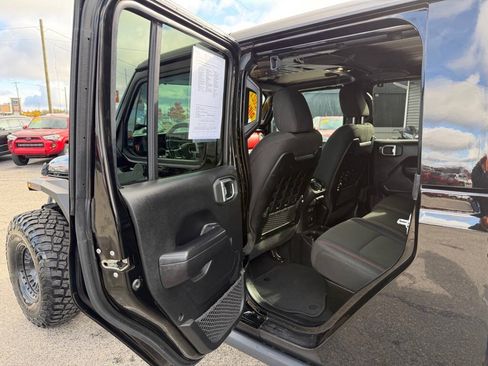 Used 2021 Jeep Gladiator Rubicon w/ Dual Top Group AWD/4WD image 39