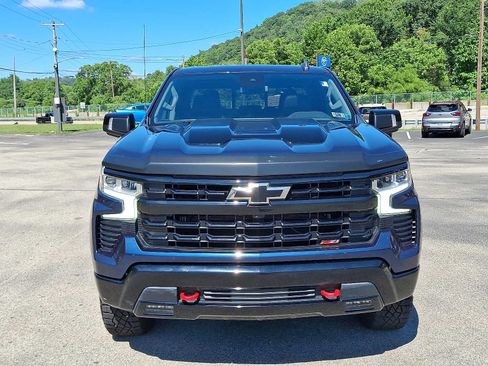 Used 2022 Chevrolet Silverado 1500 LT Trail Boss w/ LT Trail Boss Premium Package AWD/4WD image 2