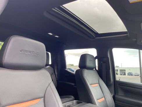 Used 2025 GMC Sierra 1500 AT4 w/ AT4 Premium Package AWD/4WD image 40