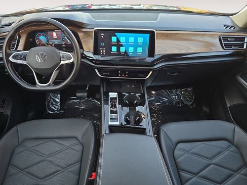 Used 2025 Volkswagen Atlas SE image 10