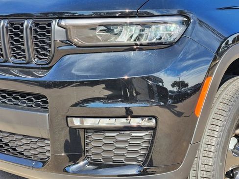 New 2025 Jeep Grand Cherokee L Limited w/ Black Appearance Package image 5