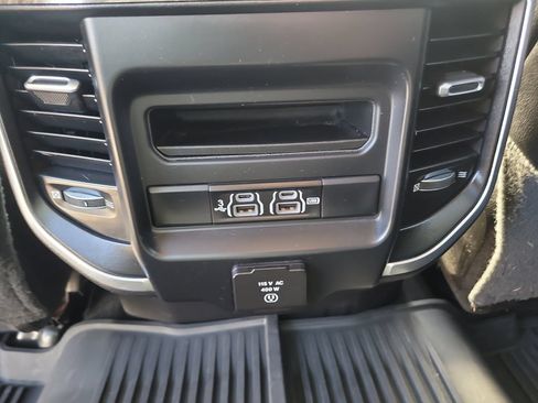 Used 2020 RAM 3500 Laramie AWD/4WD image 17
