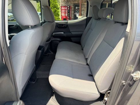Used 2017 Toyota Tacoma SR5 w/ Tow Package AWD/4WD image 21