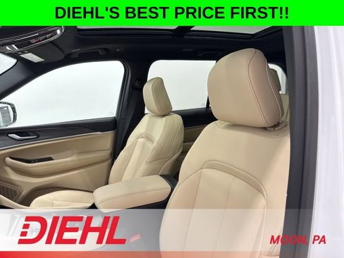 New 2025 Jeep Grand Cherokee Limited w/ Black Appearance Package AWD/4WD image 20