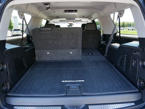 Used 2019 Cadillac Escalade ESV Premium Luxury AWD/4WD image 18