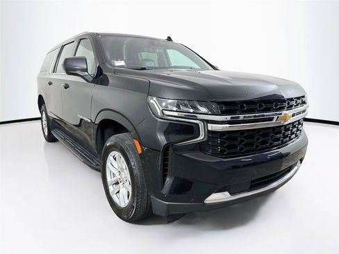 Used 2024 Chevrolet Suburban LS RWD image 8