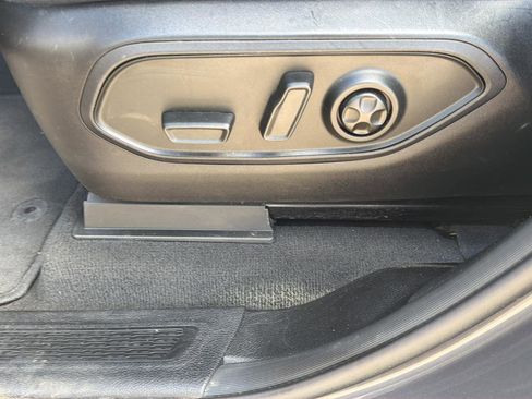 Used 2023 Jeep Grand Cherokee L Laredo AWD/4WD image 21